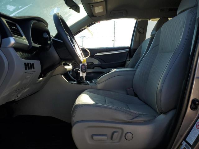 Photo 7 from auction – 2016 TOYOTA HIGHLANDER with VIN 5TDBKRFH9GS304956