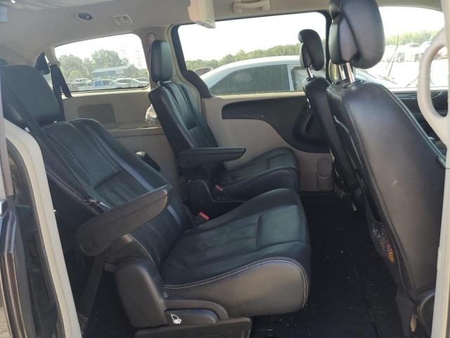 Photo 11 from auction – 2014 CHRYSLER TOWN & COU with VIN 2C4RC1BG8ER444772