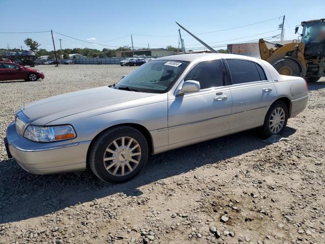 LINCOLN TOWN CAR S 2008 with VIN 2LNHM82W18X657597 - Photo from auction