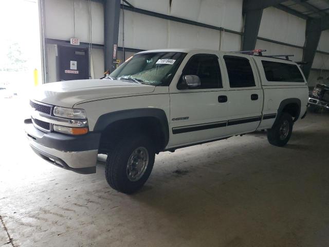 CHEVROLET SILVERADO 2001 with VIN 1GCHC23UX1F106135 - Photo from auction
