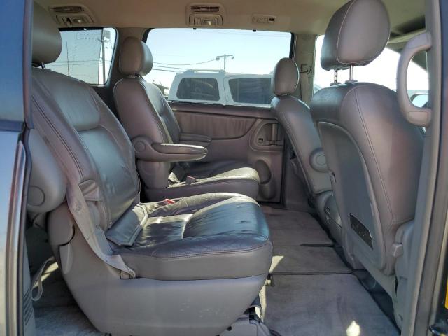 Photo 11 from auction – 2004 TOYOTA SIENNA XLE with VIN 5TDBA22C14S026389