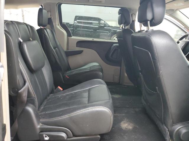 Photo 11 from auction – 2016 CHRYSLER TOWN & COU with VIN 2C4RC1BG1GR304131