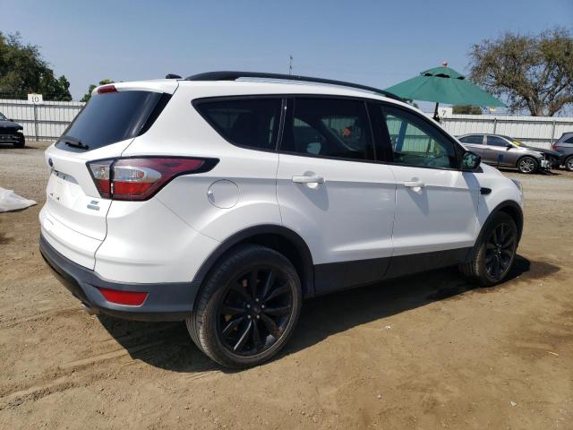 Photo 3 from auction – 2018 FORD ESCAPE SE with VIN 1FMCU0GD3JUB27809