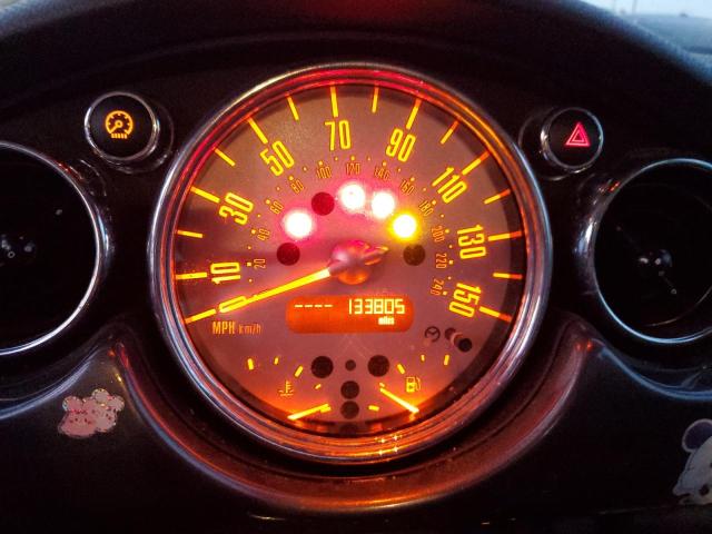 Photo 9 from auction – 2005 MINI COOPER S with VIN WMWRE33465TD92884