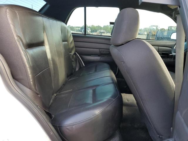 Photo 10 from auction – 2006 FORD CROWN VICT with VIN 2FAFP71W56X145472