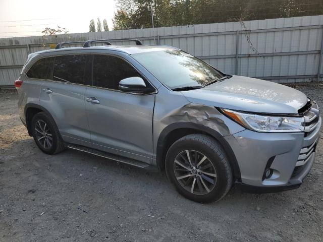 Photo 4 from auction – 2017 TOYOTA HIGHLANDER with VIN 5TDJZRFH0HS406655