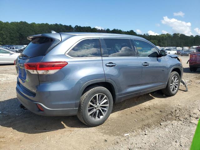 Photo 3 from auction – 2018 TOYOTA HIGHLANDER with VIN 5TDKZRFH4JS278348