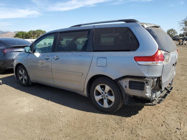 Photo 2 from auction – 2012 TOYOTA SIENNA LE with VIN 5TDKK3DCXCS271335