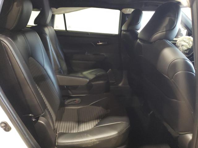 Photo 11 from auction – 2022 TOYOTA HIGHLANDER with VIN 5TDJZRBH4NS197633
