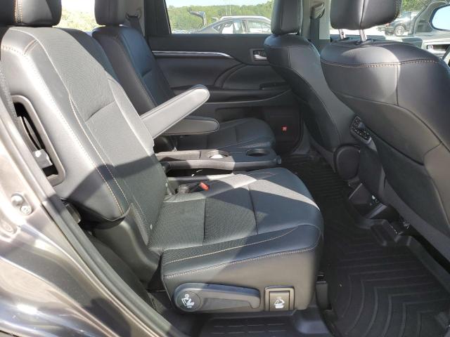 Photo 11 from auction – 2016 TOYOTA HIGHLANDER with VIN 5TDDKRFH0GS313618