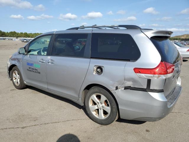 Photo 2 from auction – 2011 TOYOTA SIENNA LE with VIN 5TDKK3DC2BS014328