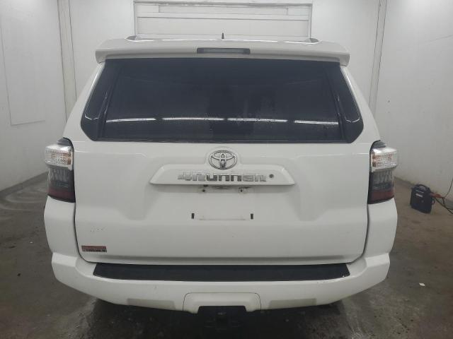 Photo 6 from auction – 2018 TOYOTA 4RUNNER SR with VIN JTEBU5JR1J5581662