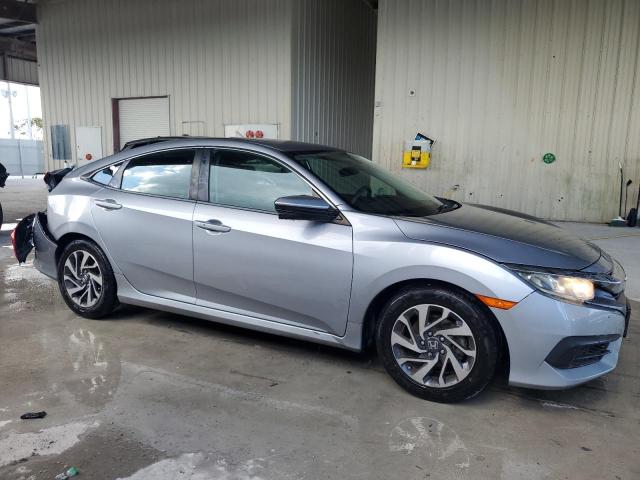 Photo 4 from auction – 2018 HONDA CIVIC EX with VIN 2HGFC2F72JH542460