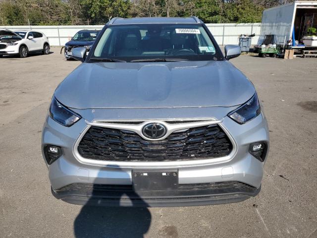 Photo 5 from auction – 2022 TOYOTA HIGHLANDER with VIN 5TDGZRBH4NS179966