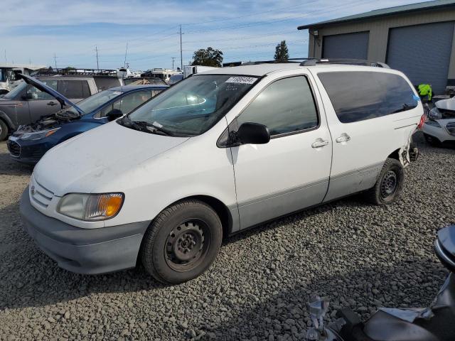 TOYOTA SIENNA LE 2001 with VIN 4T3ZF13C61U362980 - Photo from auction