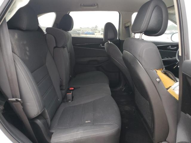 Photo 11 from auction – 2016 KIA SORENTO LX with VIN 5XYPG4A36GG010210