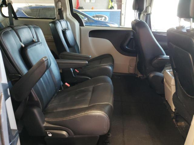 Photo 11 from auction – 2015 CHRYSLER TOWN & COU with VIN 2C4RC1BG6FR570985