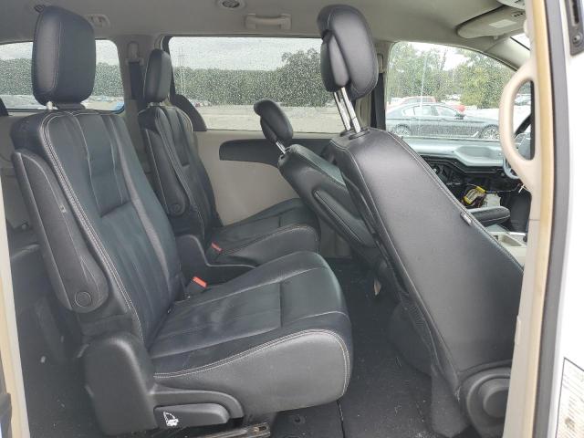 Photo 11 from auction – 2014 CHRYSLER TOWN & COU with VIN 2C4RC1BG2ER269404