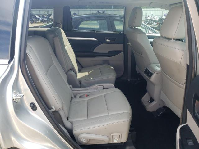 Photo 11 from auction – 2018 TOYOTA HIGHLANDER with VIN 5TDKZRFH6JS535610