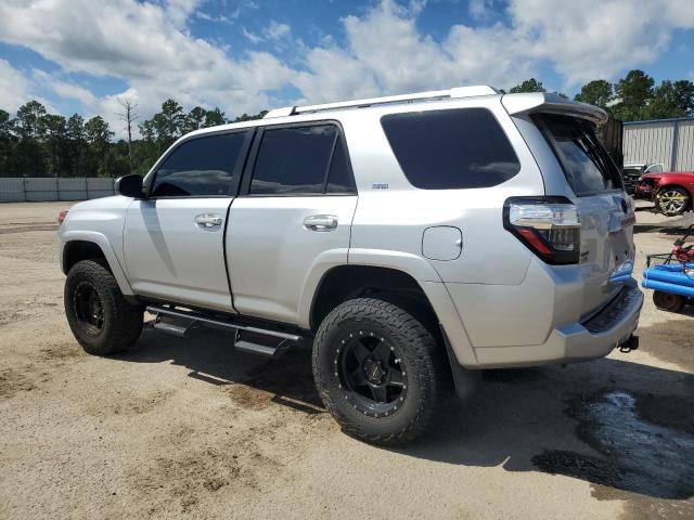 Photo 2 from auction – 2018 TOYOTA 4RUNNER SR with VIN JTEBU5JR7J5538489