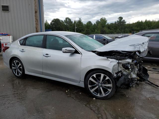Photo 4 from auction – 2017 NISSAN ALTIMA 3.5 with VIN 1N4BL3AP2HC152388