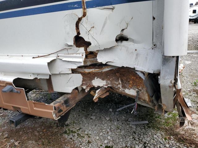 Photo 9 from auction – 2003 WORKHORSE CUSTOM CHASSIS MOTORHOME with VIN 5B4LP57G933368534