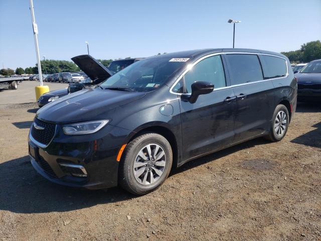 CHRYSLER PACIFICA H 2022 with VIN 2C4RC1L73NR236376 - Photo from auction