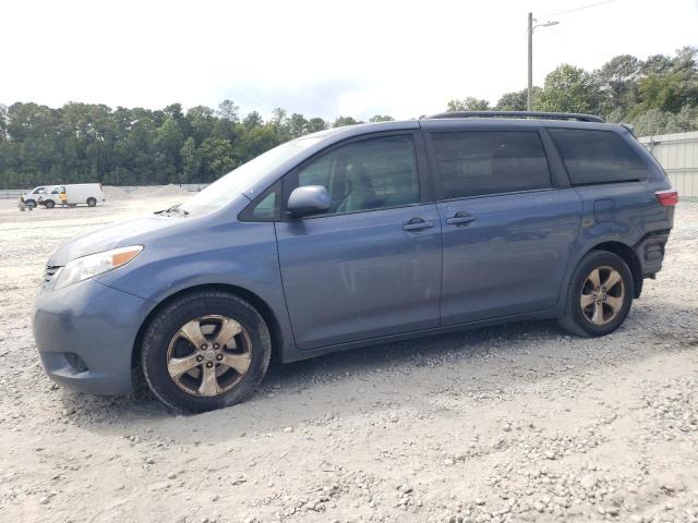 TOYOTA SIENNA LE 2017 with VIN 5TDKZ3DC5HS790568 - Photo from auction