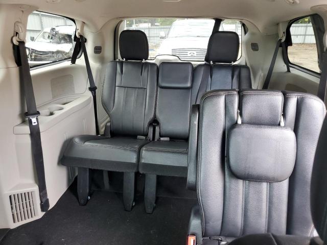 Photo 10 from auction – 2015 CHRYSLER TOWN & COU with VIN 2C4RC1BG2FR695997