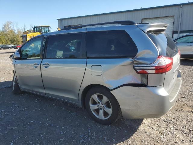 Photo 2 from auction – 2017 TOYOTA SIENNA LE with VIN 5TDKZ3DC4HS766567
