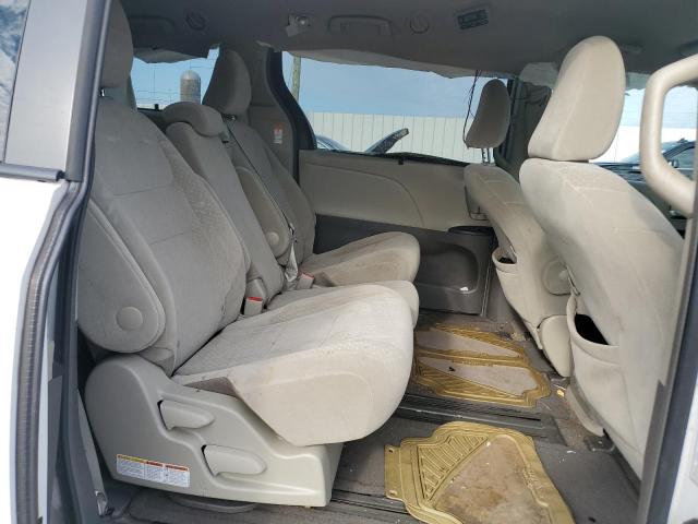 Photo 11 from auction – 2015 TOYOTA SIENNA LE with VIN 5TDKK3DC5FS532309