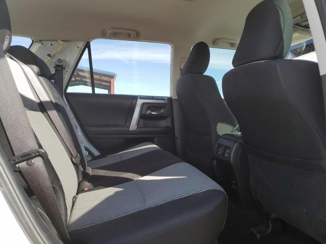 Photo 11 from auction – 2018 TOYOTA 4RUNNER SR with VIN JTEBU5JR7J5568849
