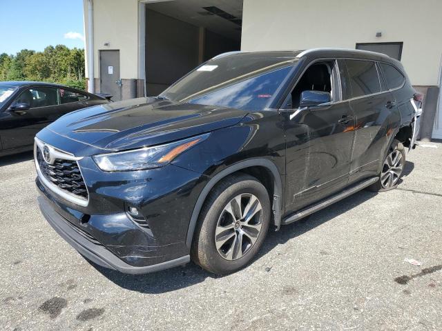 TOYOTA HIGHLANDER 2022 with VIN 5TDHZRBH5NS163389 - Photo from auction