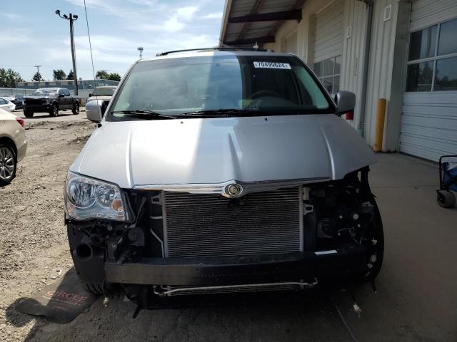 Photo 5 from auction – 2010 CHRYSLER TOWN & COU with VIN 2A4RR5D13AR204290