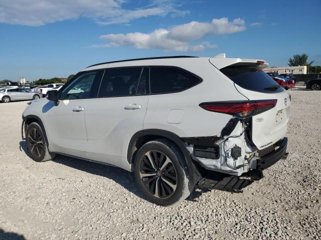 Photo 2 from auction – 2022 TOYOTA HIGHLANDER with VIN 5TDLZRAH6NS095132