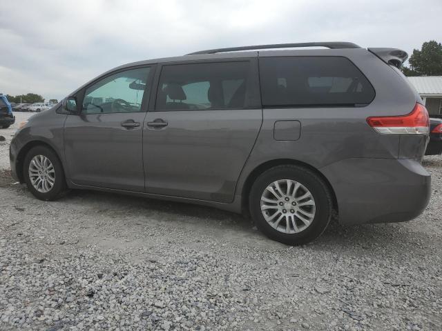 Photo 2 from auction – 2011 TOYOTA SIENNA XLE with VIN 5TDYK3DC6BS013600