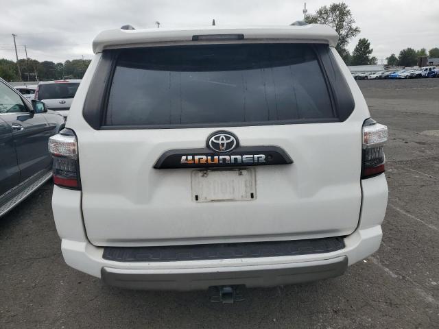 Photo 6 from auction – 2019 TOYOTA 4RUNNER SR with VIN JTEBU5JR2K5669167