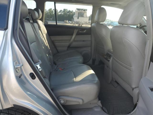 Photo 11 from auction – 2010 TOYOTA HIGHLANDER with VIN 5TDKK3EH8AS020711