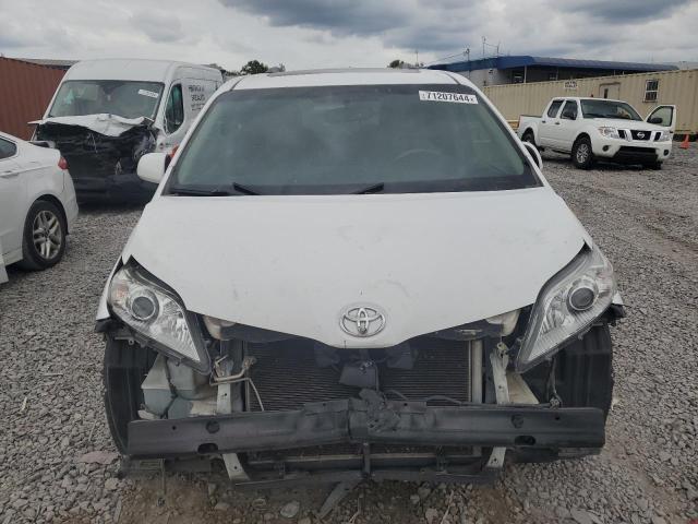 Photo 5 from auction – 2011 TOYOTA SIENNA XLE with VIN 5TDYK3DC4BS162331