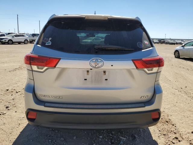 Photo 6 from auction – 2018 TOYOTA HIGHLANDER with VIN 5TDKZRFHXJS538042