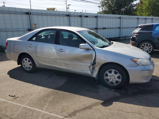 Photo 4 from auction – 2005 TOYOTA CAMRY LE with VIN 4T1BE30K75U991707