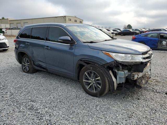 Photo 4 from auction – 2017 TOYOTA HIGHLANDER with VIN 5TDKZRFH0HS523012