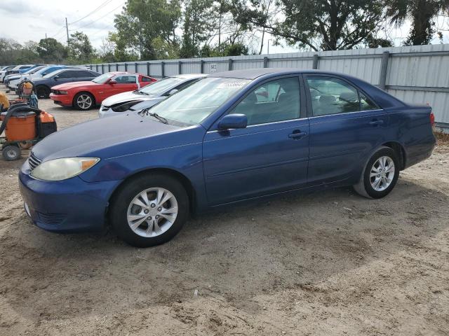 TOYOTA CAMRY LE 2005 with VIN 4T1BF32K35U104730 - Photo from auction