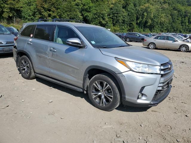 Photo 4 from auction – 2018 TOYOTA HIGHLANDER with VIN 5TDBZRFH6JS840735