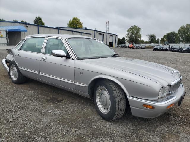Photo 4 from auction – 2000 JAGUAR VANDENPLAS with VIN SAJDA24C6YLF05697