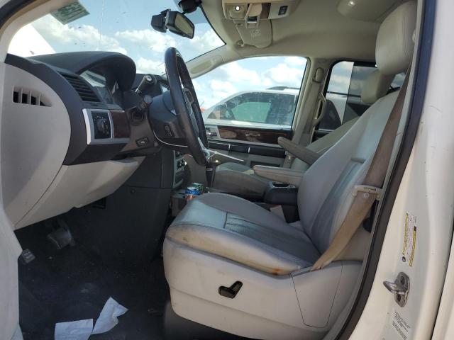 Photo 7 from auction – 2010 CHRYSLER TOWN & COU with VIN 2A4RR8D15AR436200