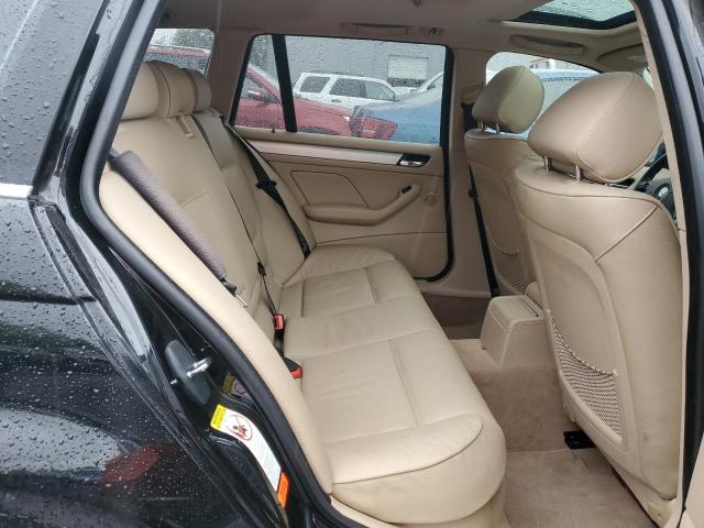 Photo 10 from auction – 2003 BMW 325 IT with VIN WBAEN33463PC12484