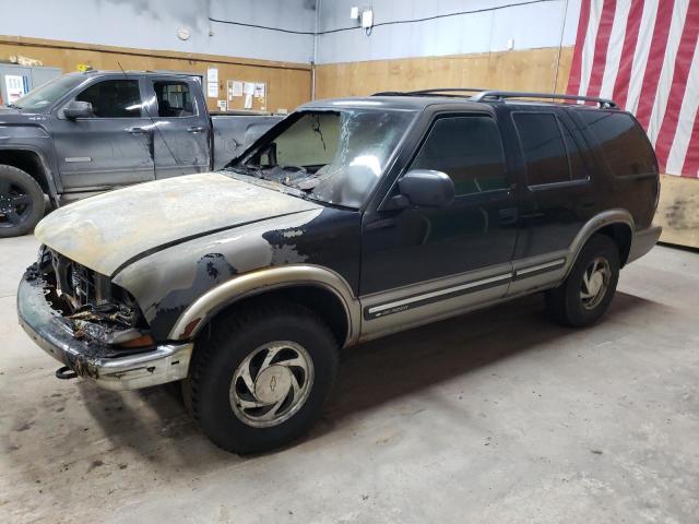 CHEVROLET BLAZER 2000 with VIN 1GNDT13W0Y2221121 - Photo from auction