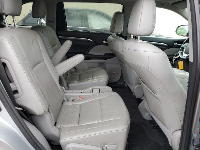 Photo 11 from auction – 2017 TOYOTA HIGHLANDER with VIN 5TDDZRFH8HS376978