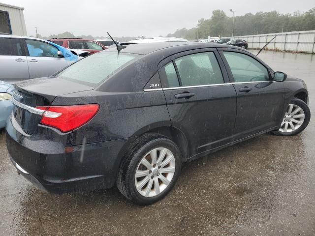 Photo 3 from auction – 2012 CHRYSLER 200 TOURIN with VIN 1C3CCBBB9CN173820